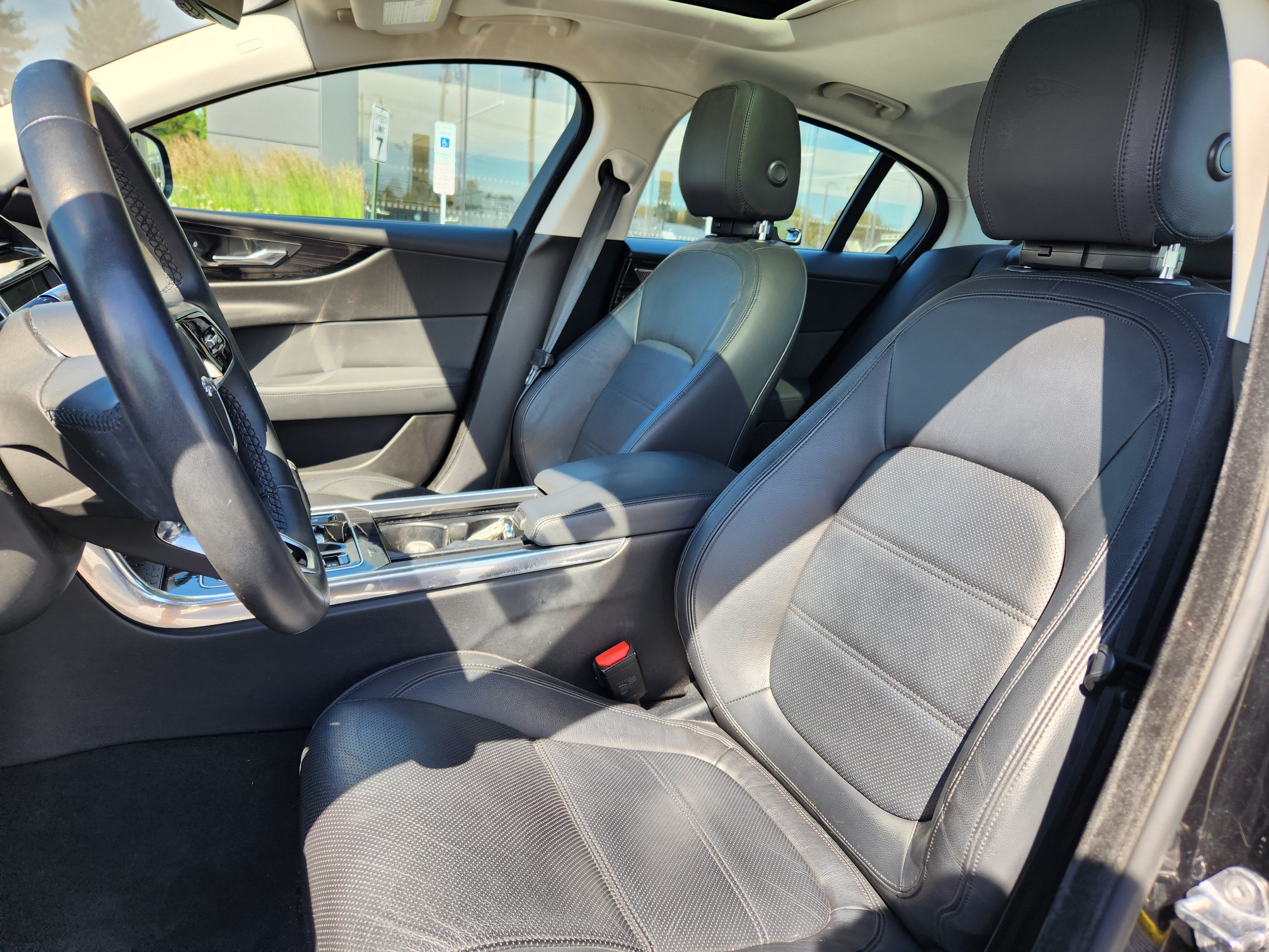 Used 2020 Jaguar XE S AWD/4WD image 10