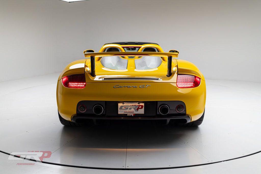 Used 2005 Porsche Carrera GT RWD image 4