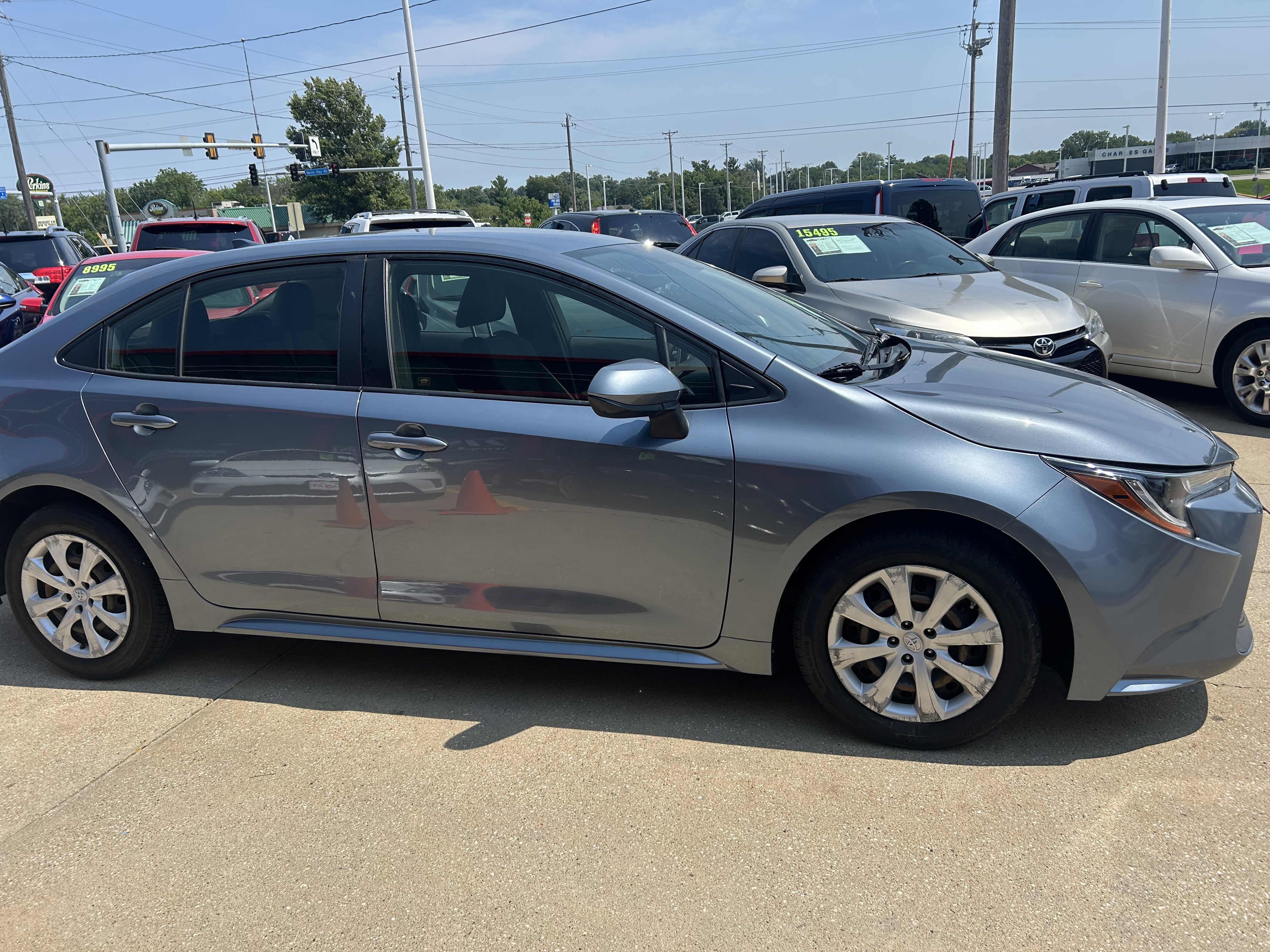 Used 2020 Toyota Corolla LE image 4