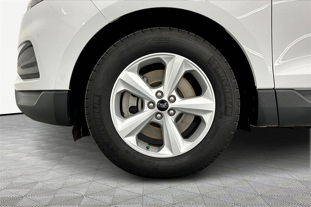 Used 2024 Ford Edge SE image 9