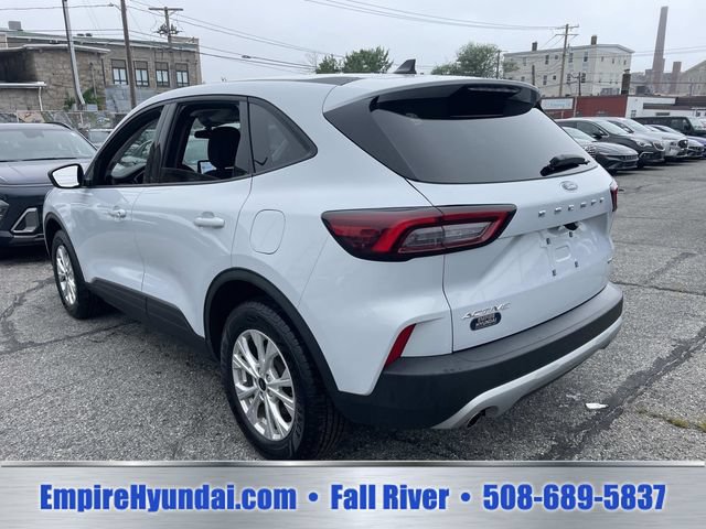 Used 2025 Ford Escape Active AWD/4WD image 9