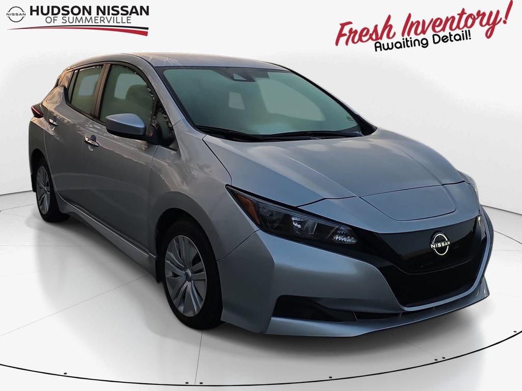 Used 2025 Nissan Leaf S FWD image 1