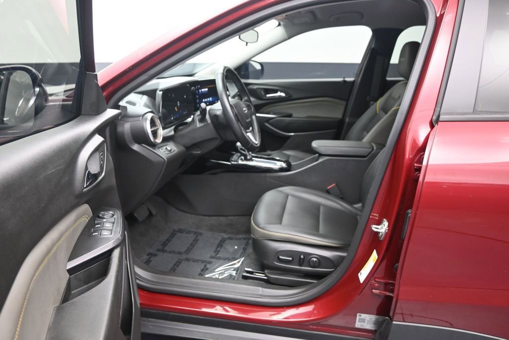 Used 2024 Chevrolet Trax ACTIV FWD image 11