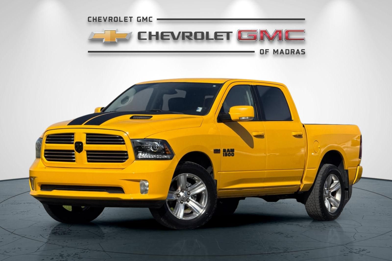 Used 2016 RAM 1500 Sport w/ Stinger Yellow Sport Package AWD/4WD image 7