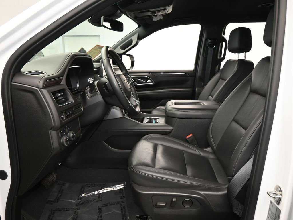Used 2024 Chevrolet Suburban LT image 11