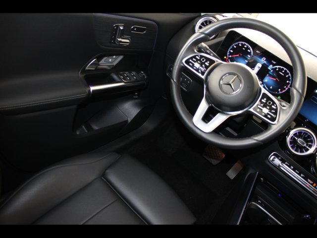 Used 2023 Mercedes-Benz GLA 250 4MATIC image 17