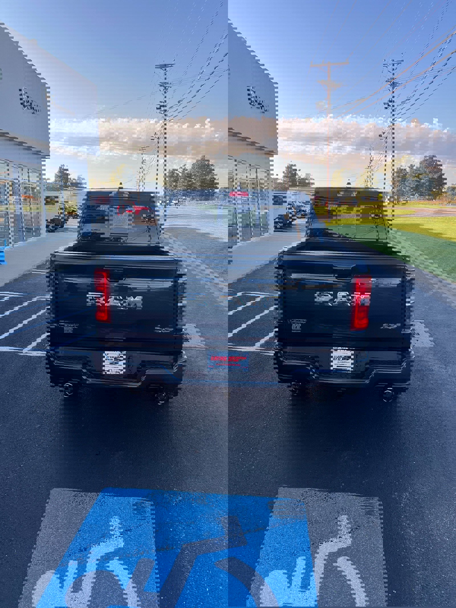 New 2026 RAM 1500 4x4 Crew Cab image 6