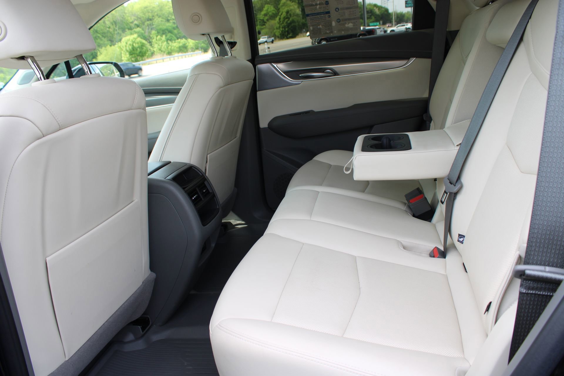 Used 2024 Cadillac XT5 Premium Luxury w/ LPO, Floor Liner Package AWD/4WD image 21