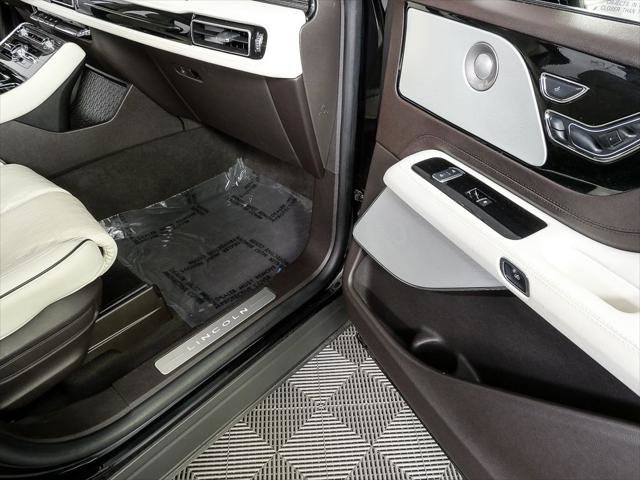 Used 2023 Lincoln Aviator Black Label w/ Class IV Trailer Tow Package AWD/4WD image 25