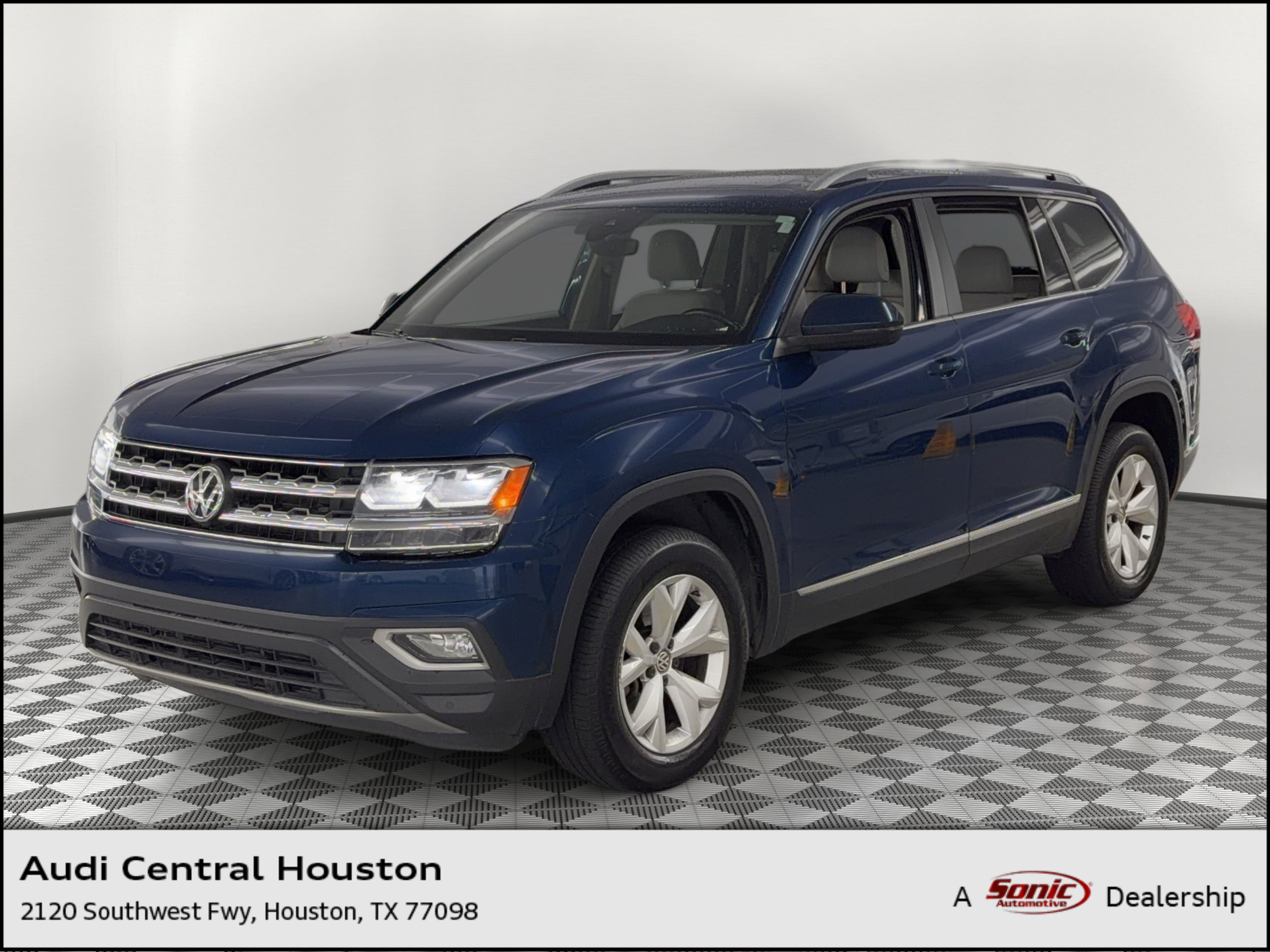 Used 2018 Volkswagen Atlas SEL FWD image 1