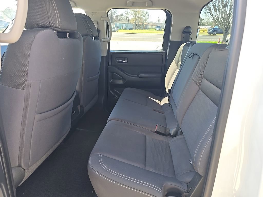 Used 2022 Nissan Frontier SV image 17