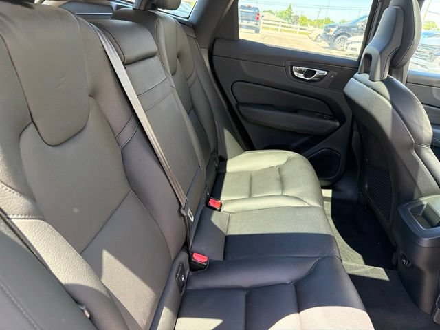 Used 2018 Volvo XC60 T5 Momentum w/ Vision Package AWD/4WD image 27