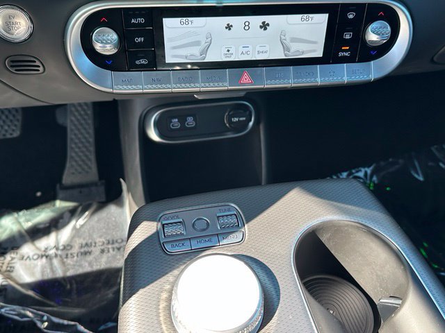 Used 2025 Genesis GV60 Advanced AWD/4WD image 25