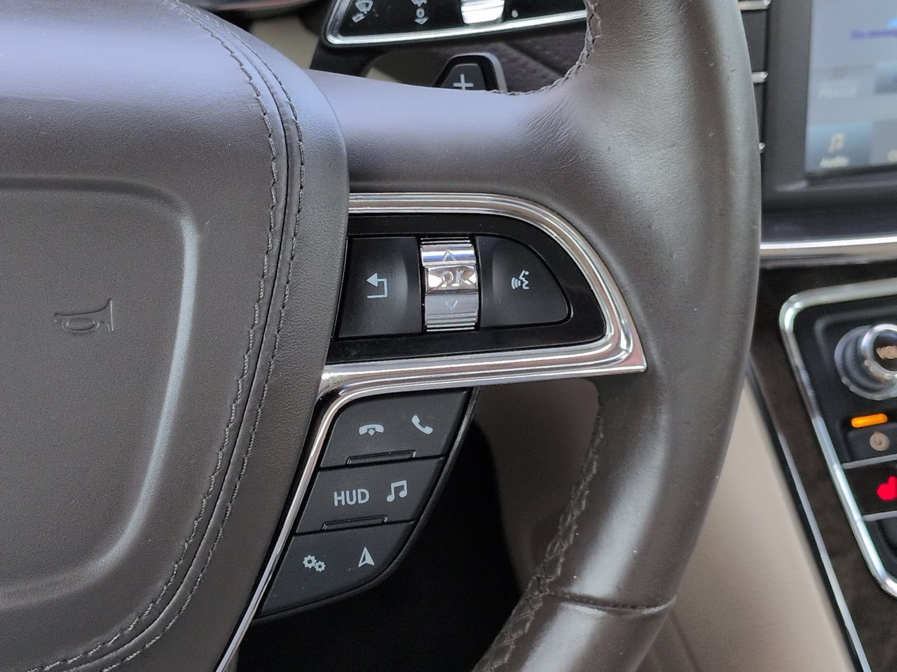 Used 2020 Lincoln Continental Reserve FWD image 28