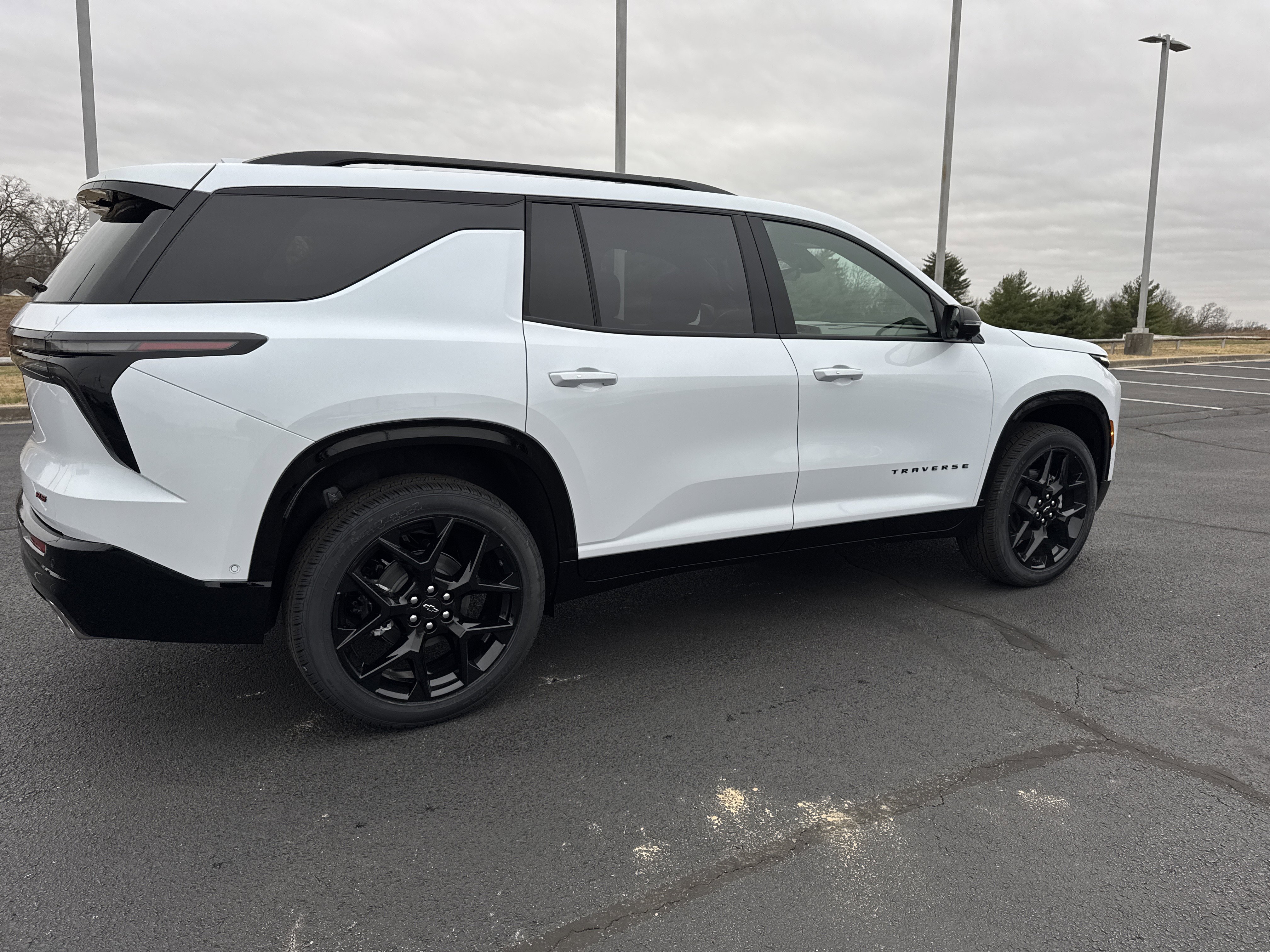 New 2026 Chevrolet Traverse RS image 3