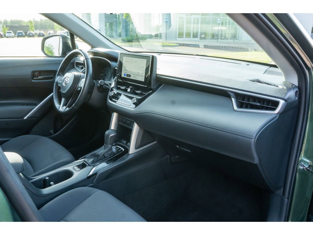 Used 2024 Toyota Corolla Cross LE FWD image 18