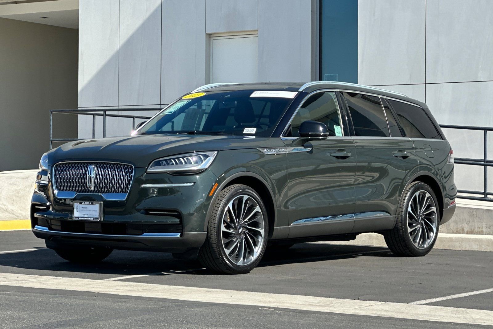 Certified 2023 Lincoln Aviator Reserve w/ Equipment Group 201A image 7