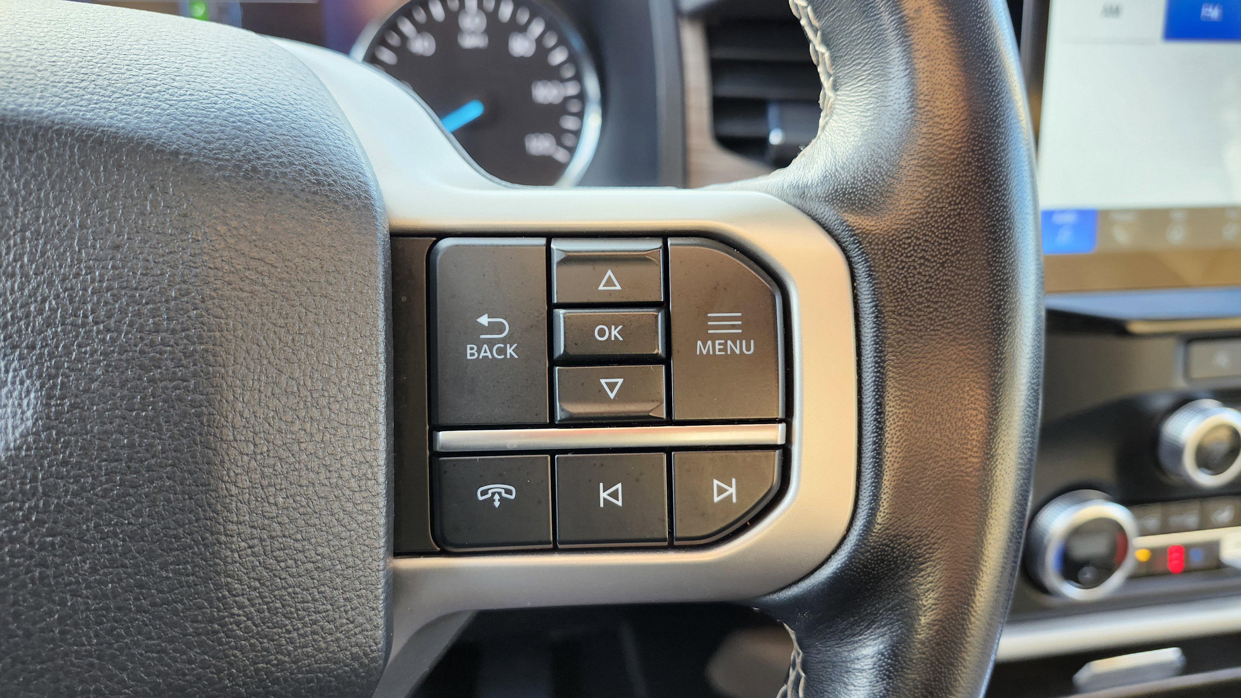 Used 2024 Ford Expedition Limited image 36