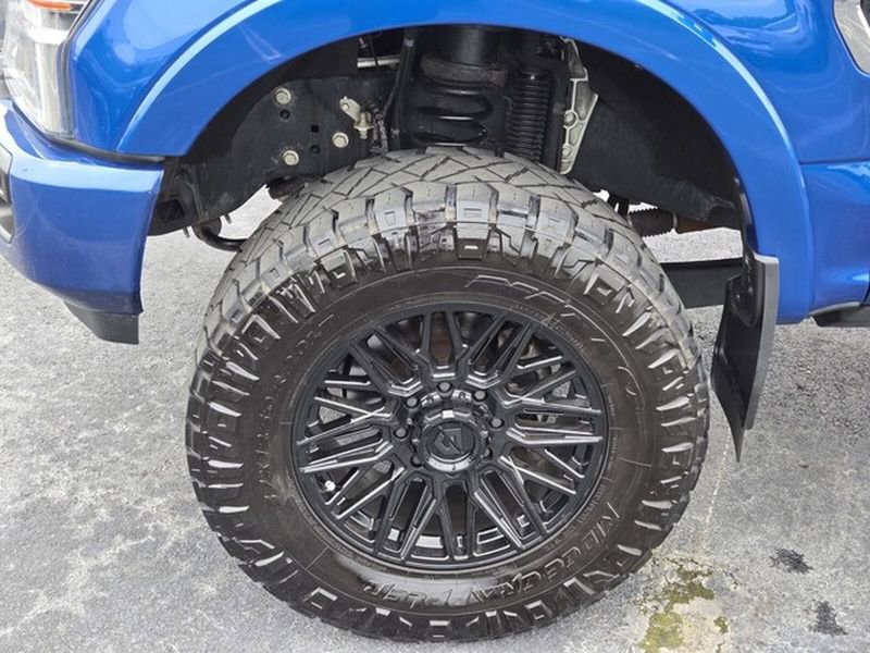 Used 2022 Ford F350 Platinum w/ Tremor Off-Road Package AWD/4WD image 9