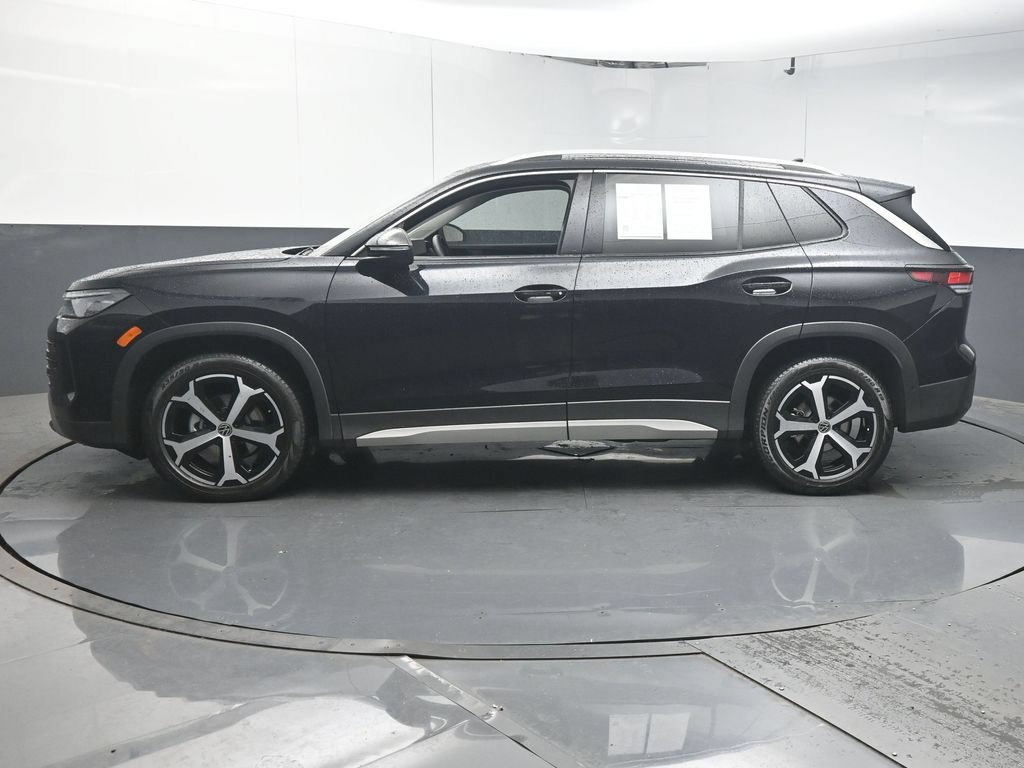 Used 2025 Volkswagen Tiguan SE FWD image 5