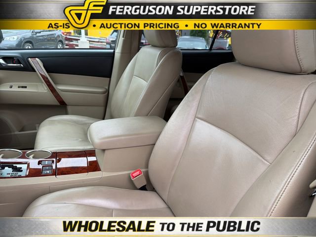 Used 2012 Toyota Highlander Limited w/ Tow Pkg AWD/4WD image 18