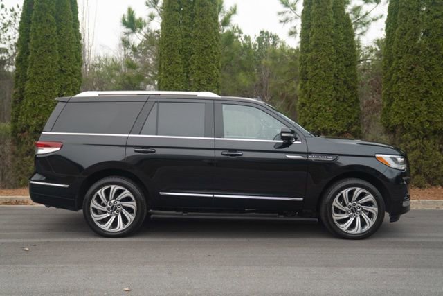 Used 2023 Lincoln Navigator Reserve w/ Equipment Group 201A image 8