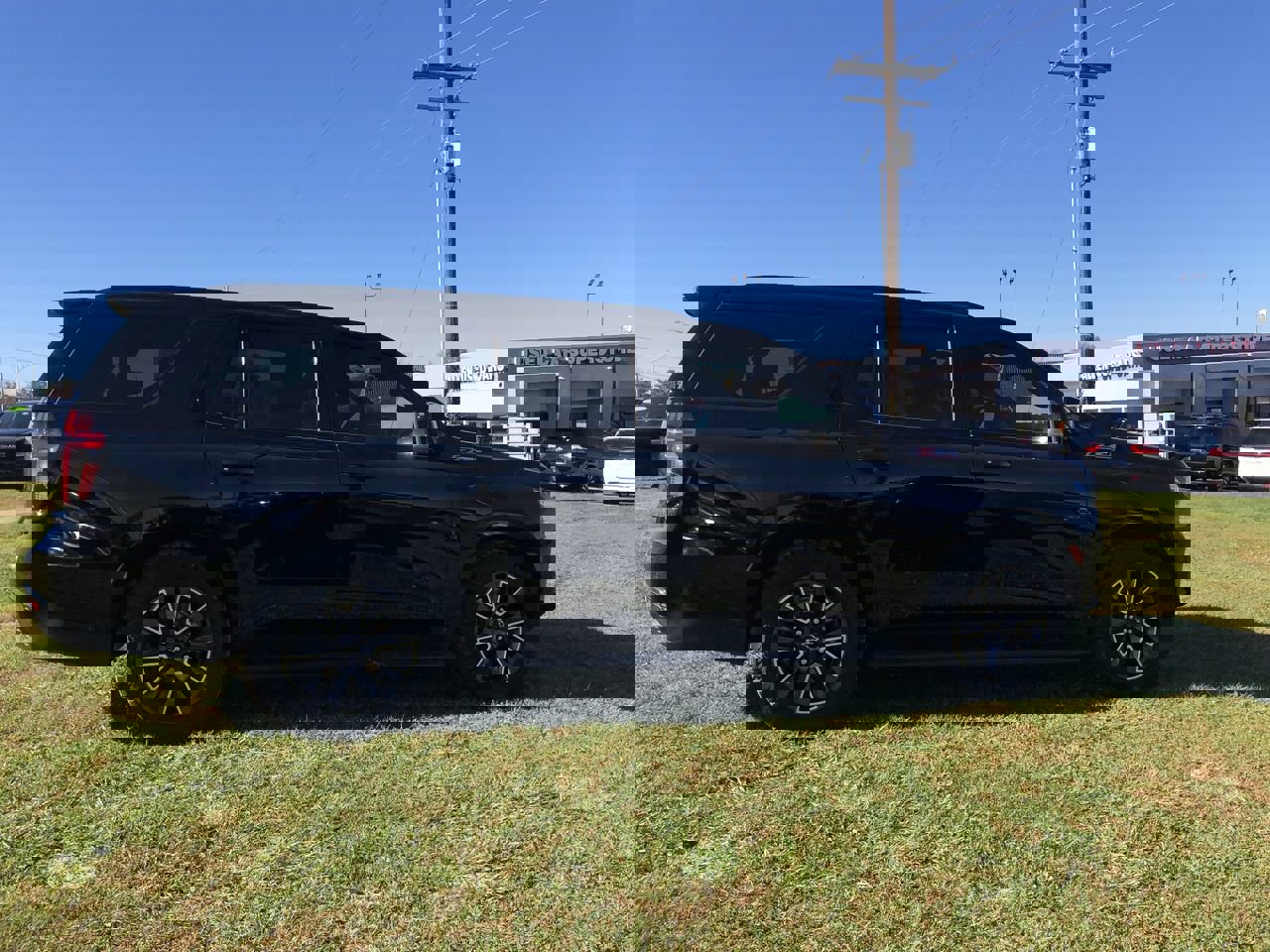 Used 2022 Chevrolet Tahoe Z71 w/ Z71 Off-Road Package image 6