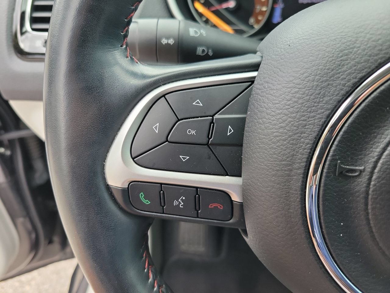 Used 2021 Jeep Compass Limited w/ Sun and Sound Group FWD image 19