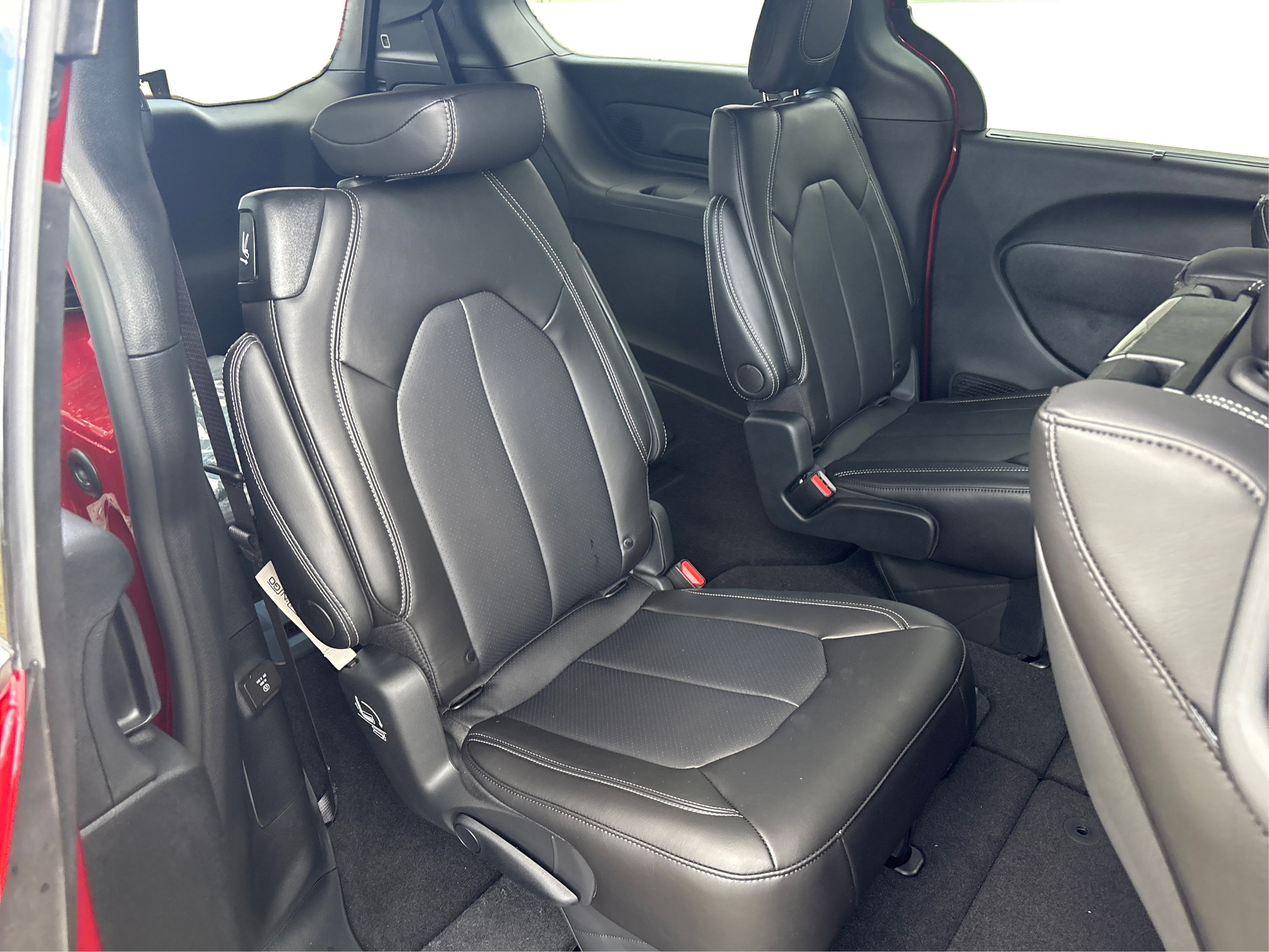 New 2026 Chrysler Pacifica Select image 21