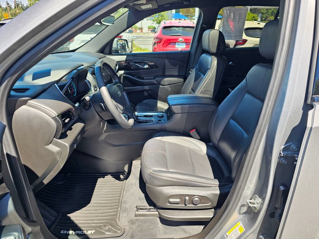 Used 2023 Chevrolet Traverse RS AWD/4WD image 22