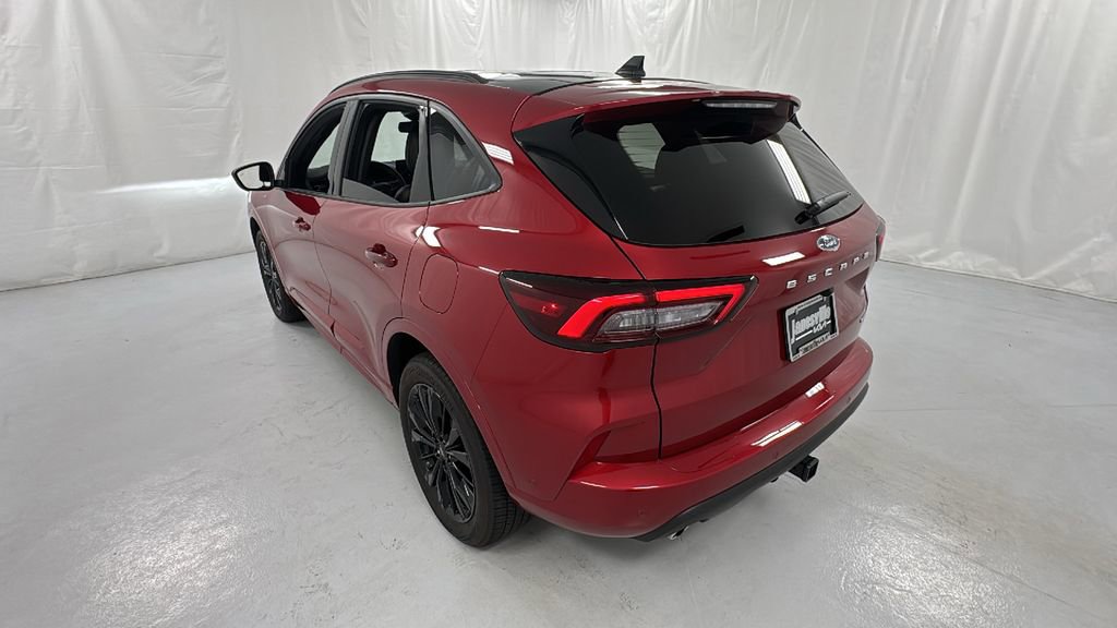 Used 2024 Ford Escape ST-Line Elite w/ Premium Technology Package image 5