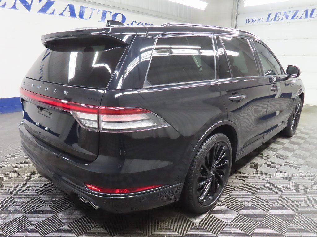Used 2025 Lincoln Aviator Reserve w/ Equipment Group 201A image 4