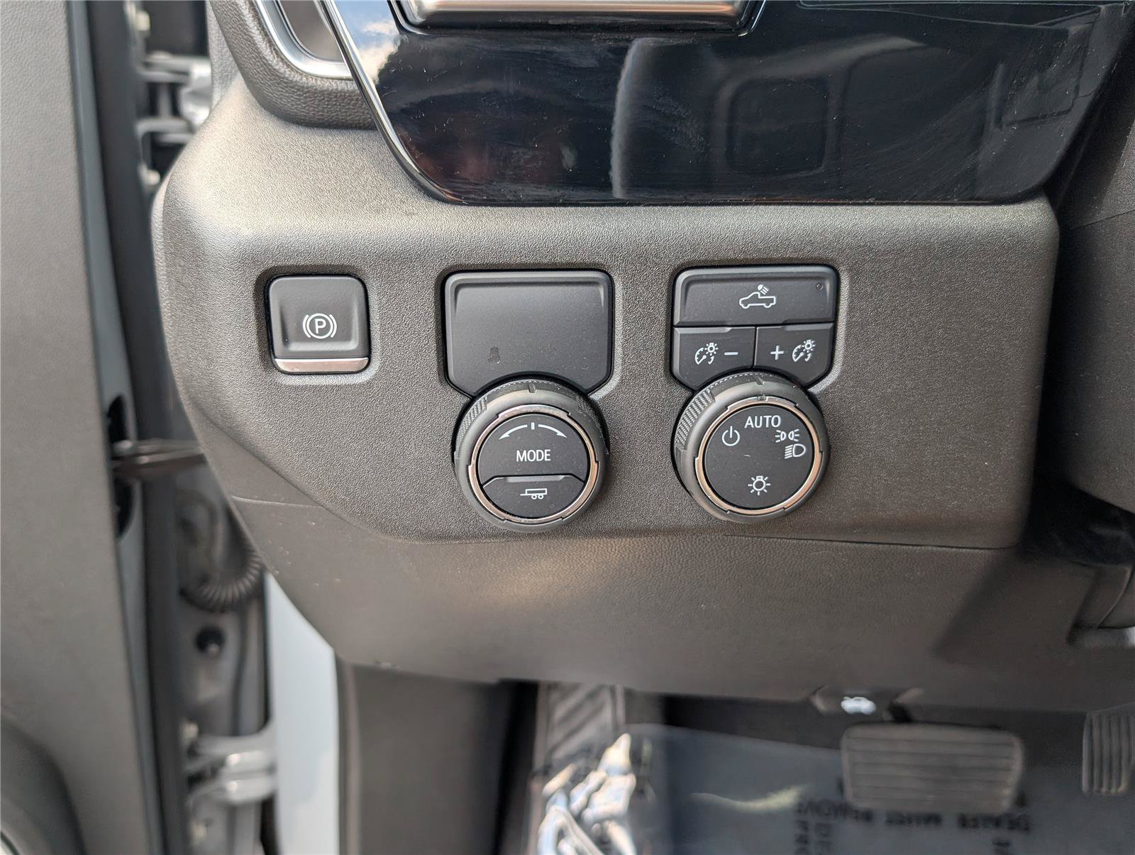 Used 2024 Chevrolet Silverado 1500 LT w/ Protection Package RWD image 21