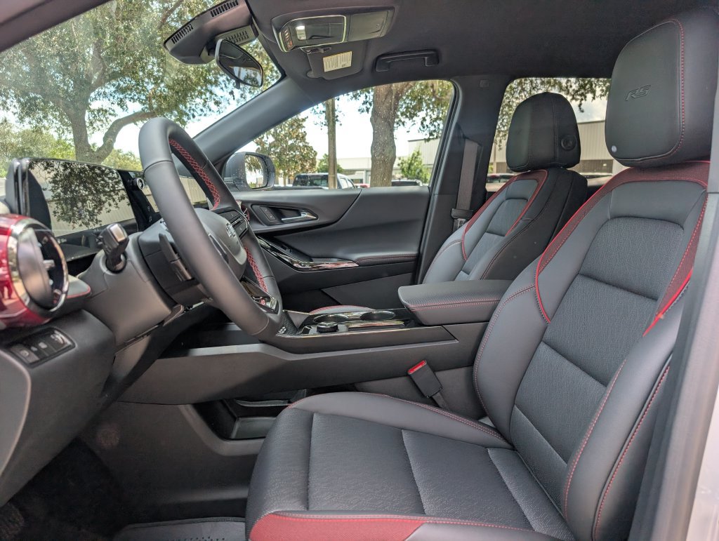 New 2027 Chevrolet Equinox RS w/ Safety and Technology Package FWD image 13