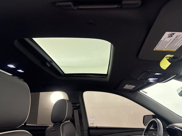 Used 2023 Chevrolet Traverse Premier w/ Redline Edition image 20