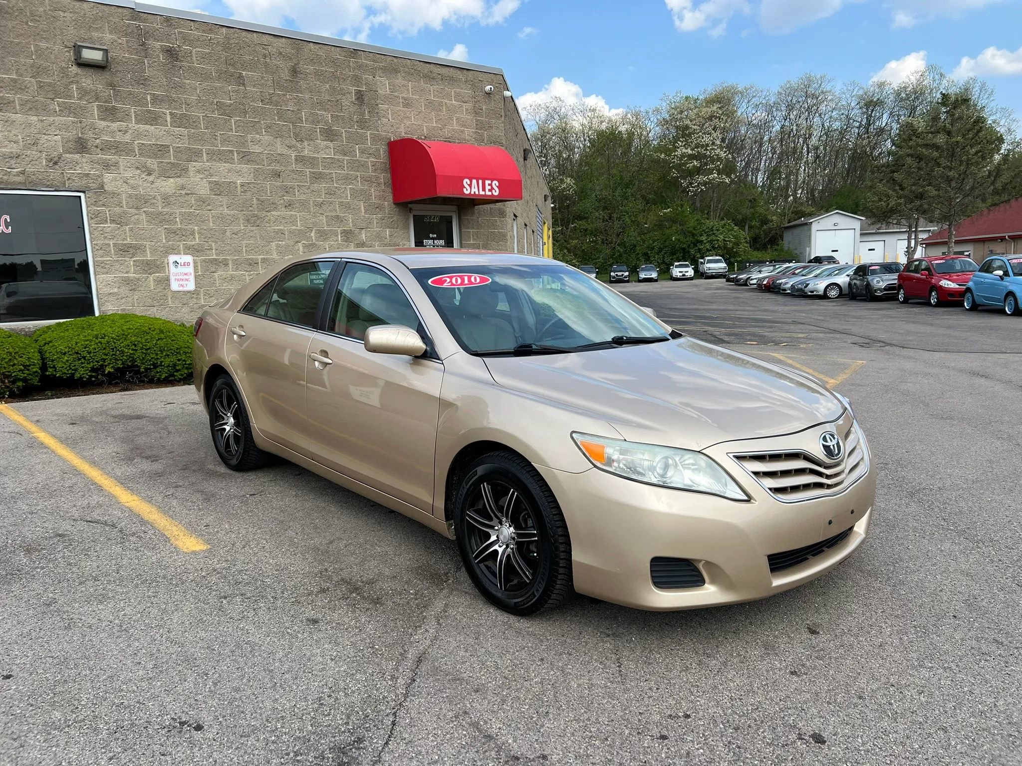 Used 2010 Toyota Camry FWD image 3