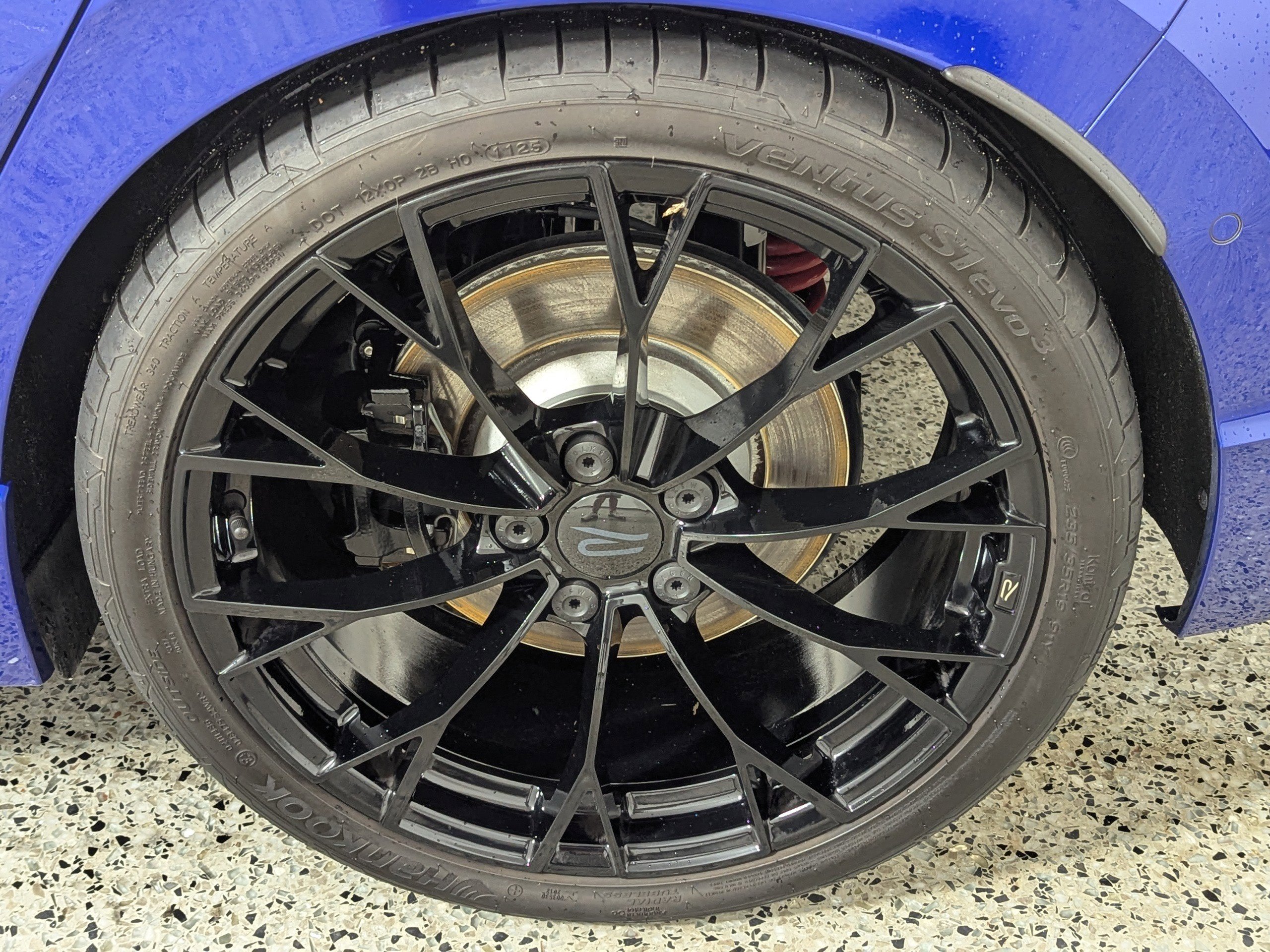 Used 2025 Volkswagen Golf R Black Edition image 24