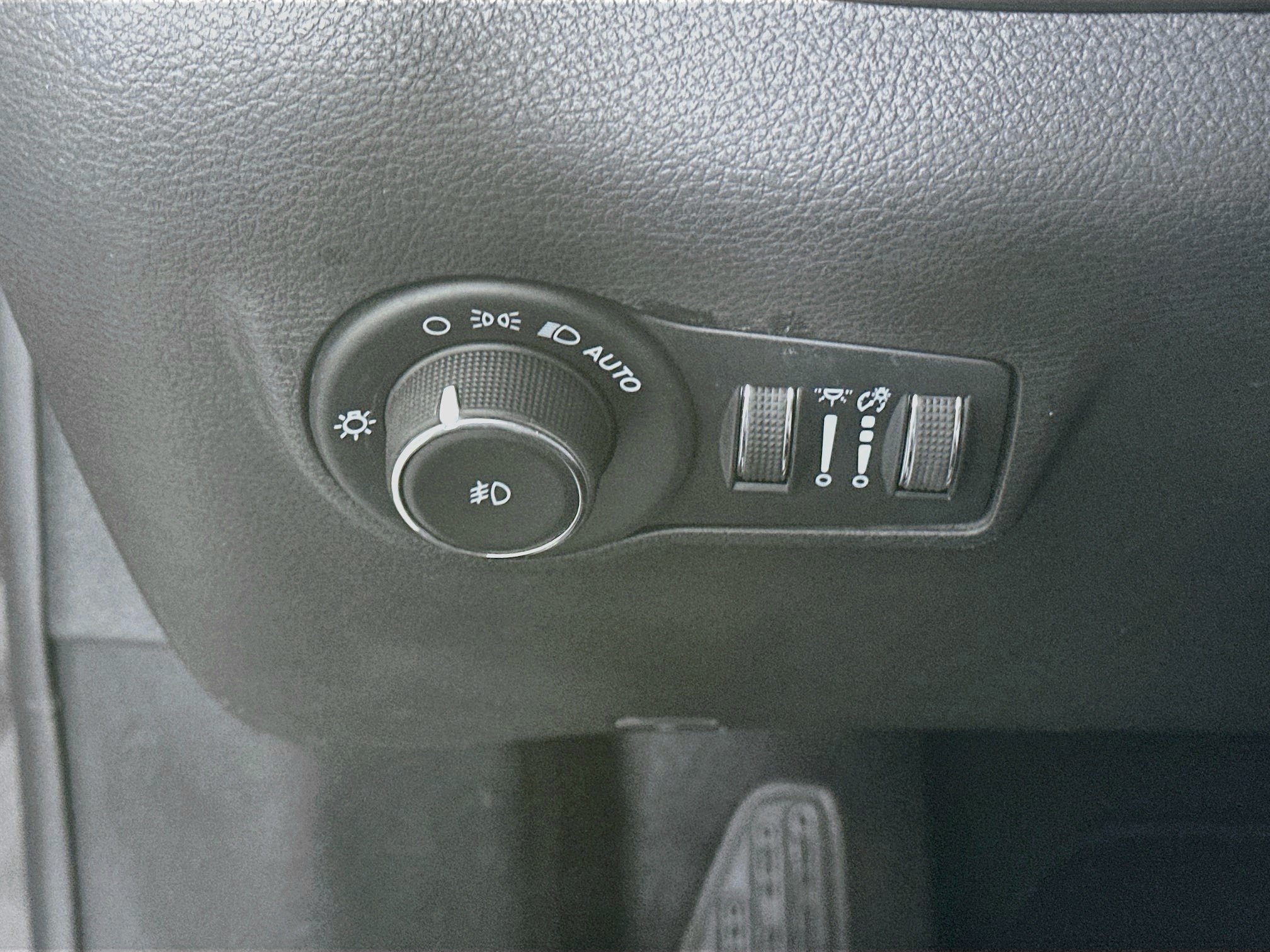 Used 2022 Jeep Compass Limited AWD/4WD image 17