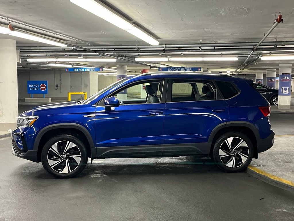 Certified 2024 Volkswagen Taos SE w/ Panoramic Sunroof Package AWD/4WD image 33