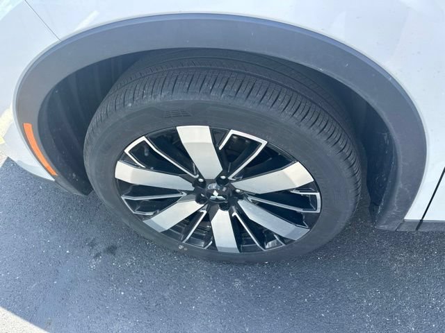 Used 2025 Mitsubishi Outlander SE AWD/4WD image 27