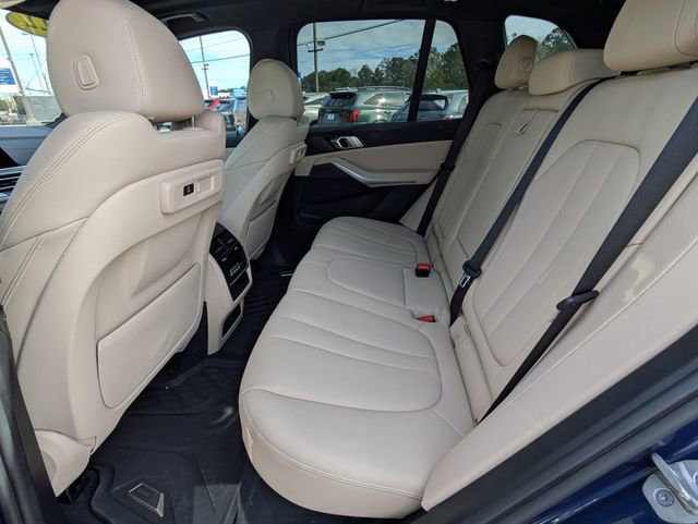 Used 2022 BMW X5 xDrive40i w/ Premium Package AWD/4WD image 14