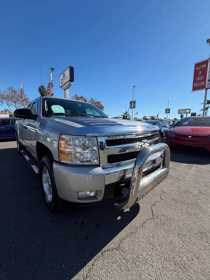 Used 2008 Chevrolet Silverado 1500 LT w/ Power Pack Plus AWD/4WD image 4