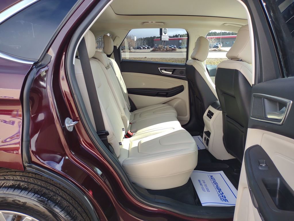 Used 2022 Ford Edge Titanium w/ Class II Trailer Tow Package image 39