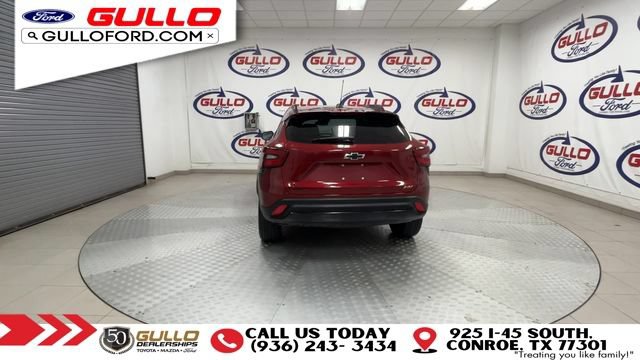 Used 2024 Chevrolet Trax RS w/ Sunroof Package FWD image 7