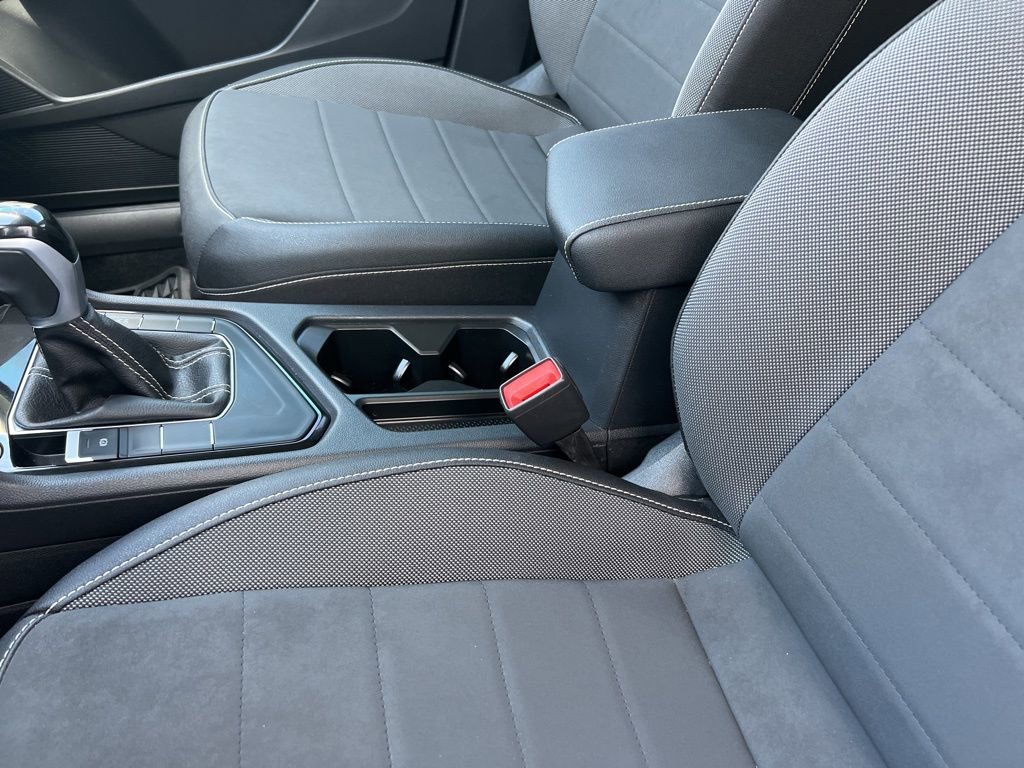 Used 2024 Volkswagen Taos SE image 27