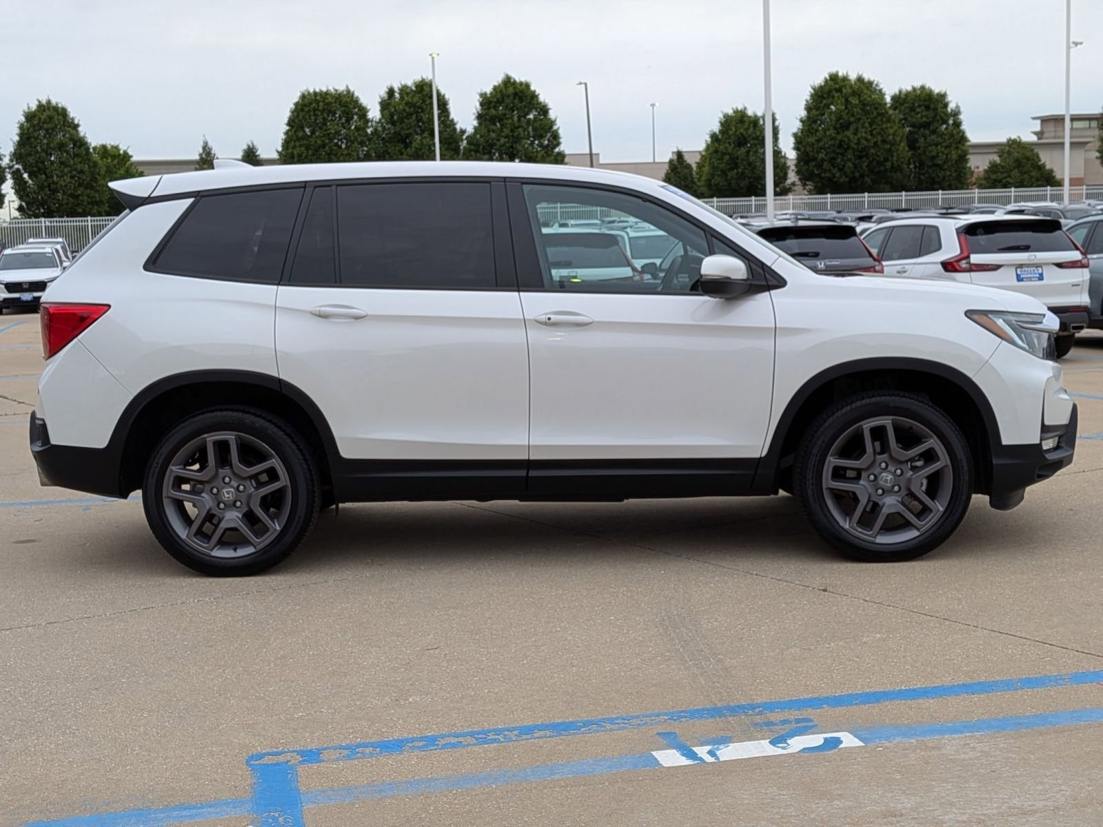 Used 2023 Honda Passport EX-L image 5
