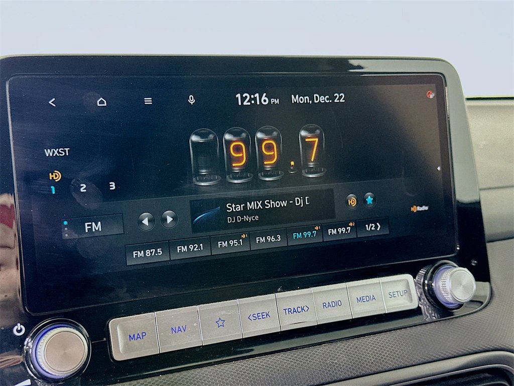 Used 2022 Hyundai Kona Limited image 18