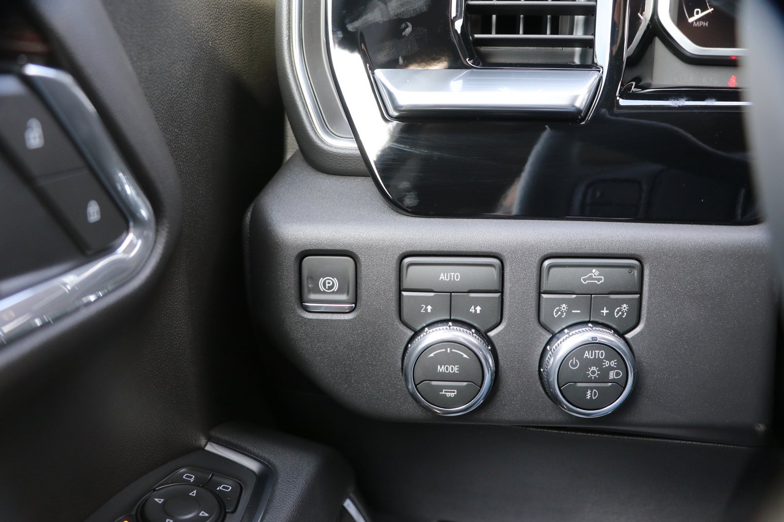 New 2026 GMC Sierra 1500 Elevation AWD/4WD image 12