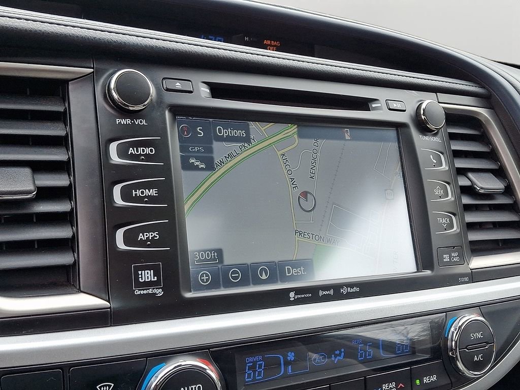 Used 2017 Toyota Highlander Limited image 19