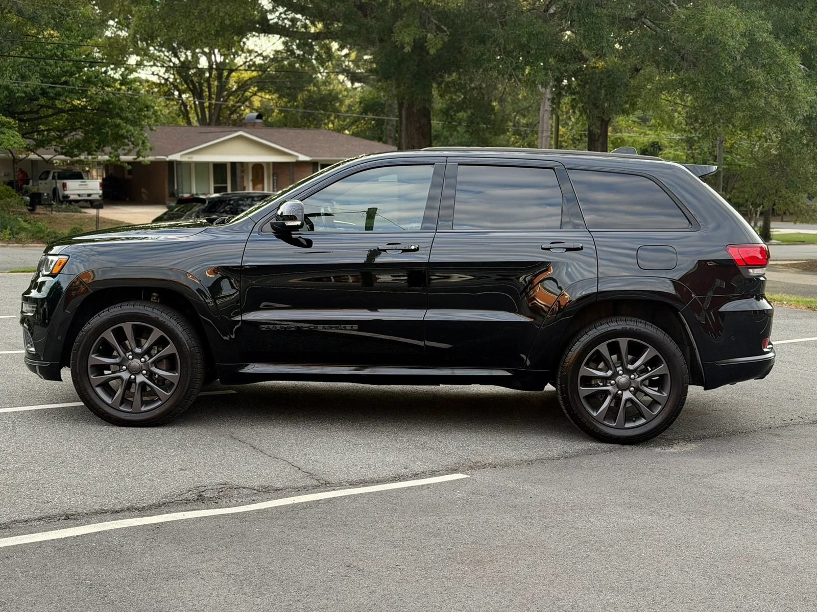 Used 2018 Jeep Grand Cherokee High Altitude AWD/4WD image 3